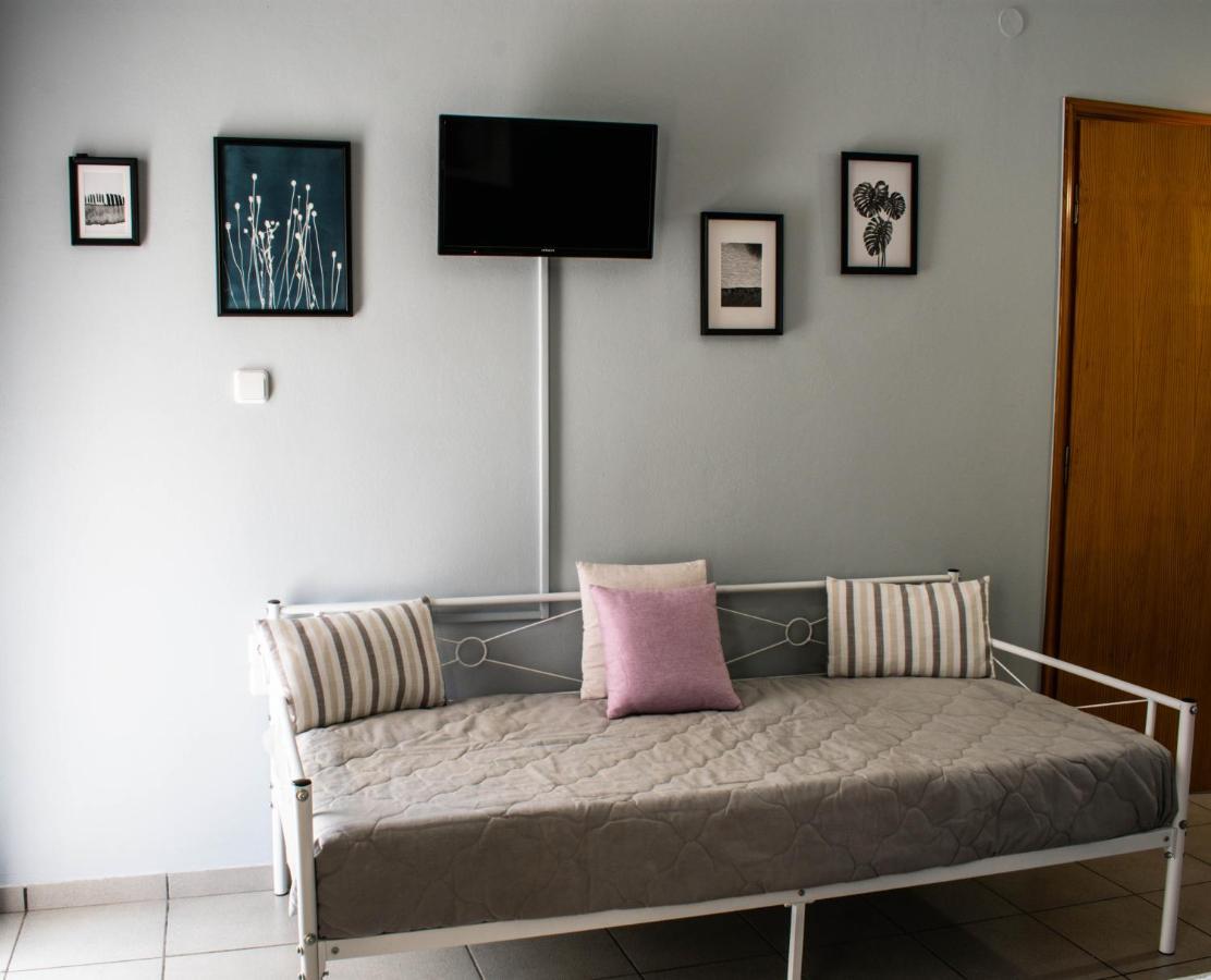 Kiki'S Apartments Néos Pírgos 外观 照片